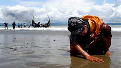 Persecuted Rohingya Muslims flee violence in Myanmar