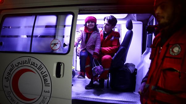 Συρία: Ελπίδα γεννούν οι πρώτες διακομιδές ασθενών από την ανατολική Γούτα Συρία: Ελπίδα γεννούν οι πρώτες διακομιδές ασθενών από την ανατολική Γούτα