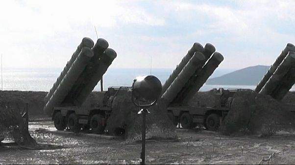 Turquia compra mísseis antiaéreos à Rússia Turquia compra mísseis antiaéreos à Rússia