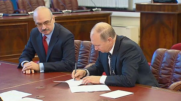 Vladimir Putin é candidato oficial à presidência russa Vladimir Putin é candidato oficial à presidência russa