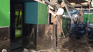 San Pietroburgo: ordigno artigianale esplode fuori da un supermercato
