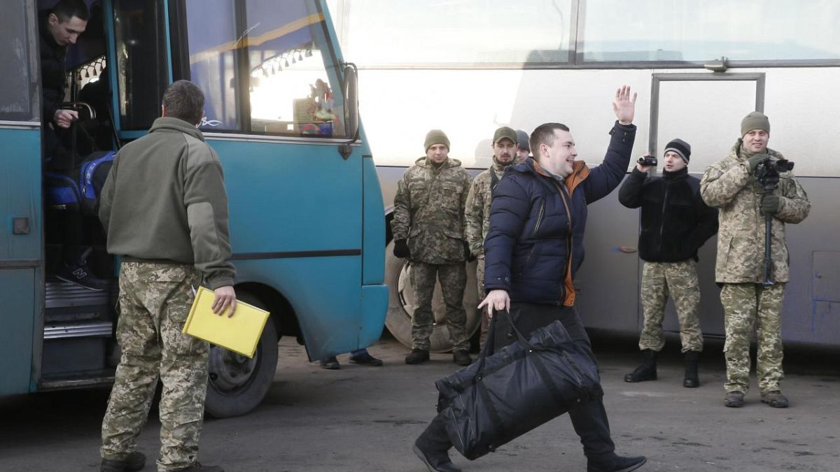 Nova troca de prisioneiros entre Kiev e separatistas pró-russos 