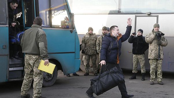 Nova troca de prisioneiros entre Kiev e separatistas pró-russos Nova troca de prisioneiros entre Kiev e separatistas pró-russos