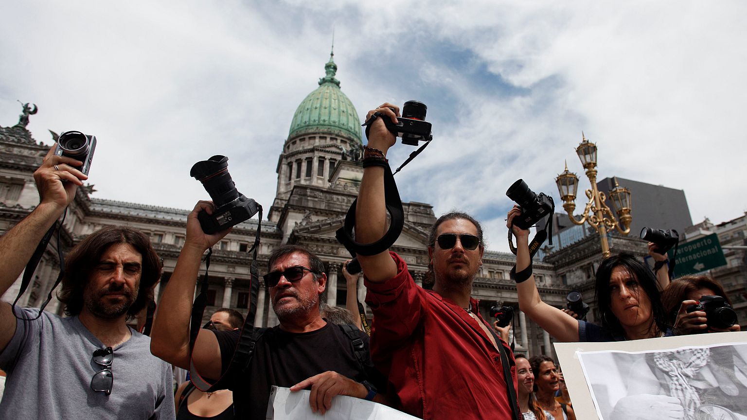 "No disparen a la prensa" piden los reporteros en Argentina