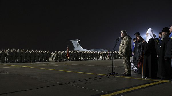 L'Ukraine et le Donbass accueillent leurs héros de guerre L'Ukraine et le Donbass accueillent leurs héros de guerre