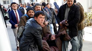 Ataque suicida em Cabul faz 40 mortos