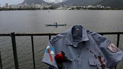 Τα «ματωμένα» πουκάμισα για τους δολοφονηθέντες αστυνομικούς