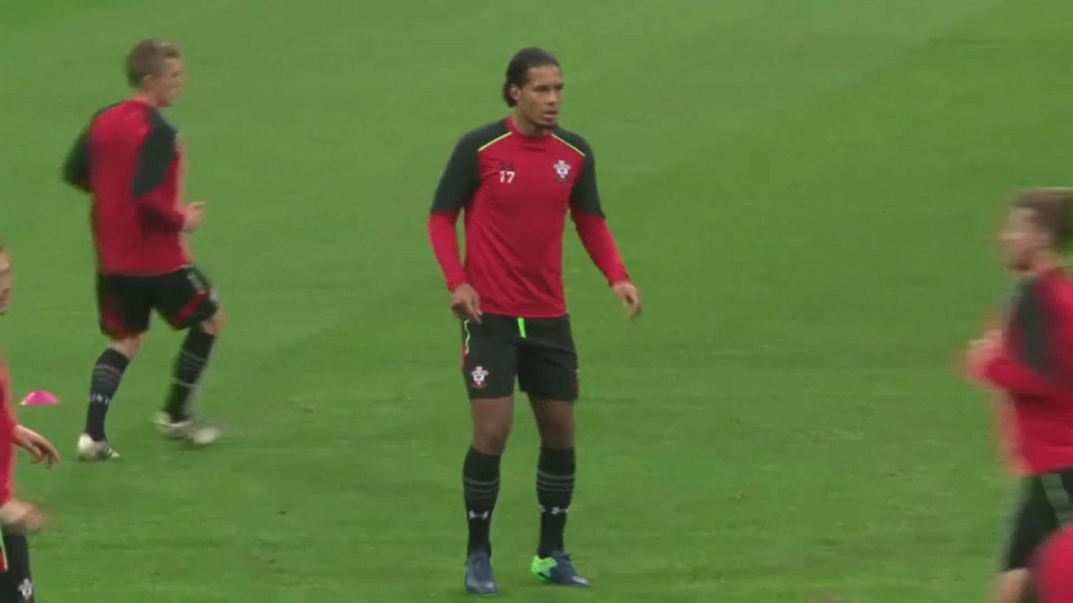 El holandés Van Dijk se convierte en el defensa más caro de la historia