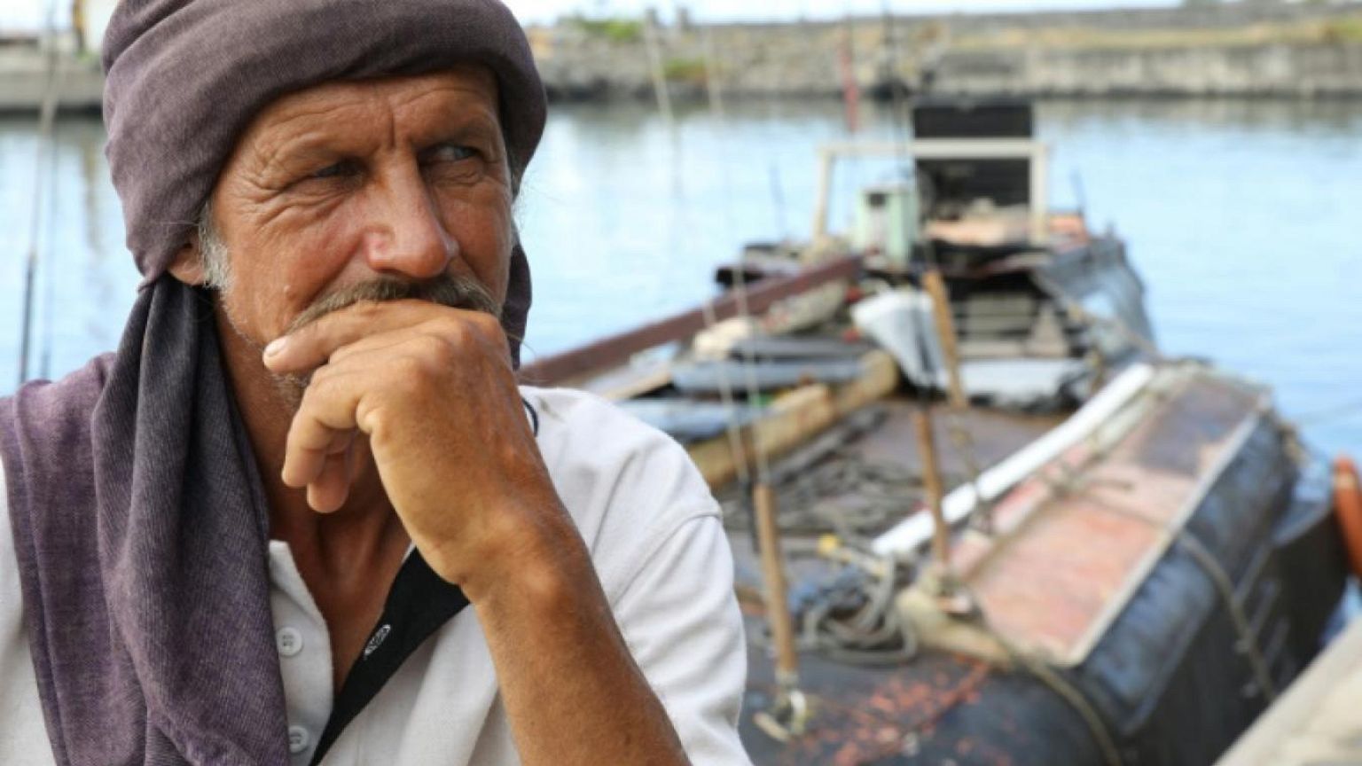 O navegador solitário polaco que diz ter andado sete meses à deriva 