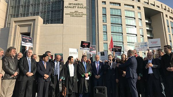 Bylock listesi güncellendi, Saadet Partili avukat tahliye oldu Bylock listesi güncellendi, Saadet Partili avukat tahliye oldu