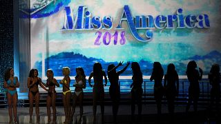 Πρώην εστεμμένες καλούνται να σώσουν τα καλλιστεία «Μις Αμερική»