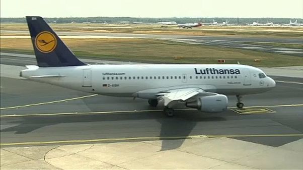 Vizsgálják a Lufthansa jegyárait Vizsgálják a Lufthansa jegyárait