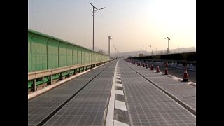 China constrói estrada fotovoltaica