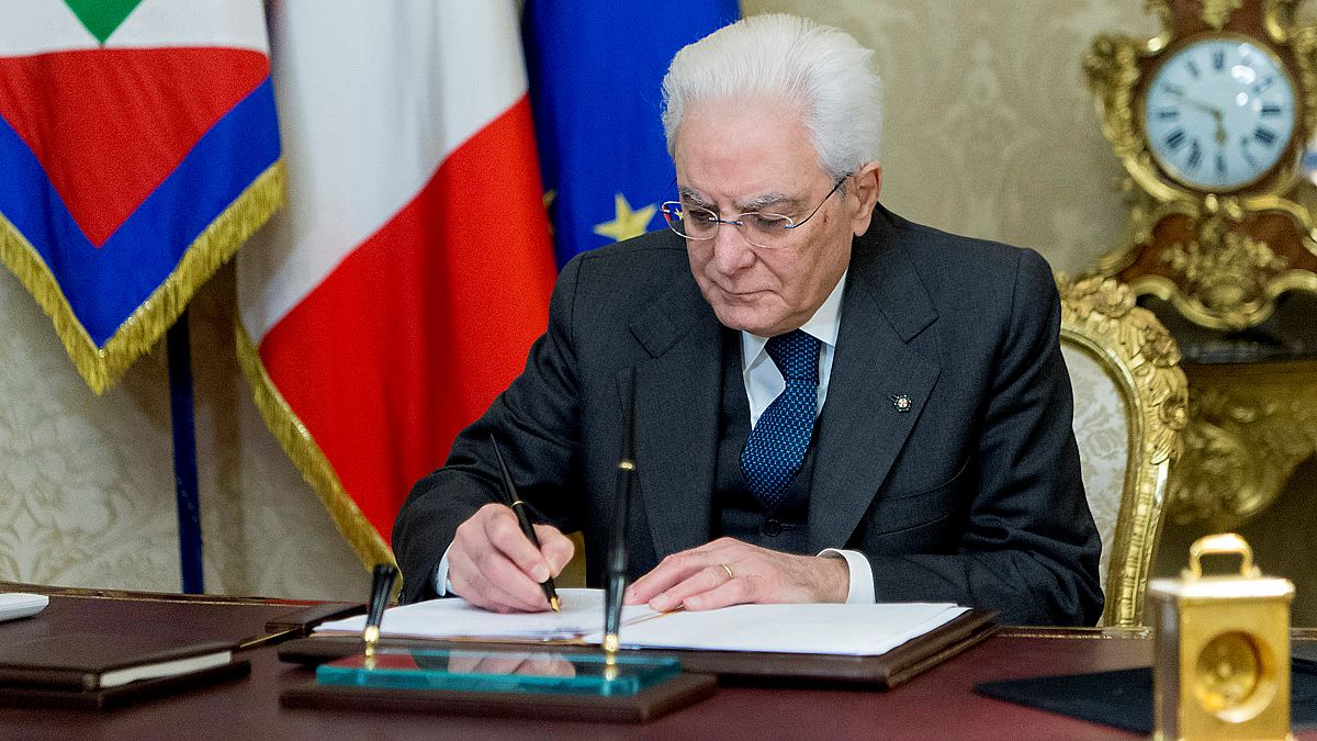 İtalya Cumhurbaşkanı meclisi feshetti 4 Mart'ta erken seçim yapılacak