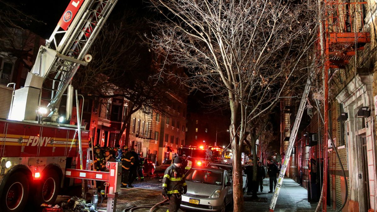 آتش سوزی در ساختمانی مسکونی در نیویورک