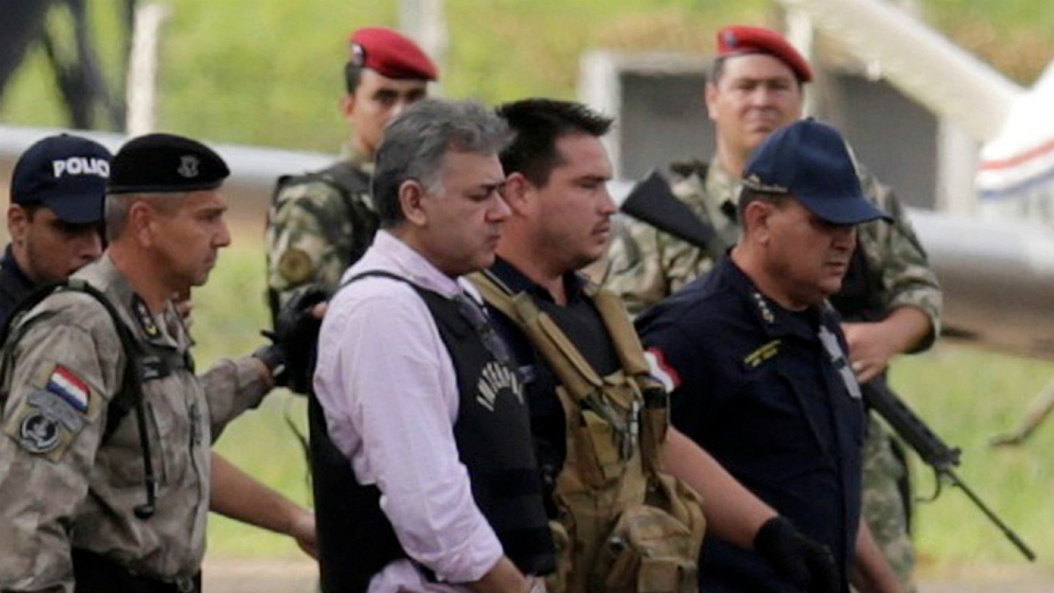 Jarvis Pavão foi repatriado entre fortes medidas de segurança