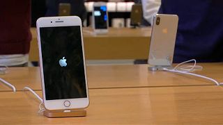 Bocsánatot kért az Apple, amiért lassította az iPhone-okat