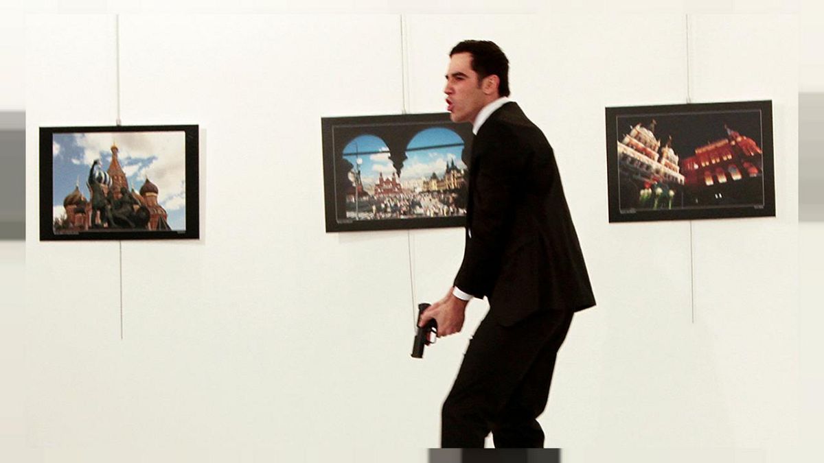  تركيا تعتقل صاحب المعرض  الذي  اغتيل فيه السفير الروسي
