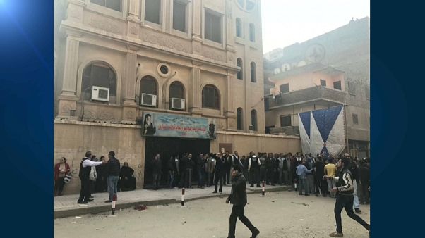 Al menos diez muertos en un ataque contra una iglesia copta al sur de El Cairo Al menos diez muertos en un ataque contra una iglesia copta al sur de El Cairo