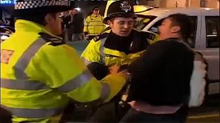Részegekkel intézkednek brit rendőrök