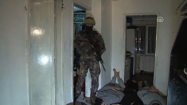Turkish police carry out raids on ISIL suspects Turkish police carry out raids on ISIL suspects