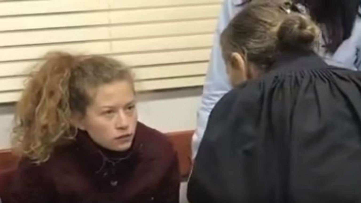 من حذف حساب عهد التميمي على تويتر؟