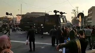 Anti et pro-régime manifestent à Téhéran