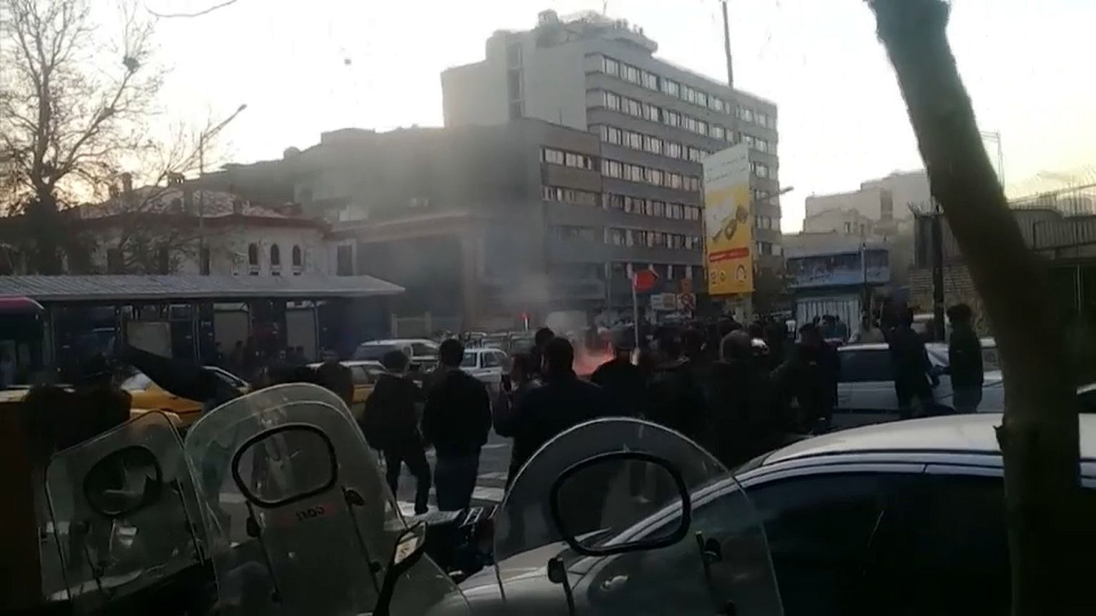 Волна акций протеста нарастает