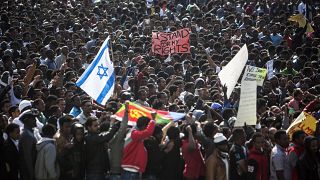 متظاهرون أفارقة في تل أبيب للاحتجاج على بطء الحكومة في إتمام إجراءات اللجوء