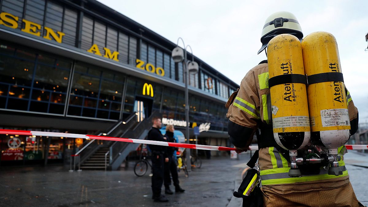 Berlin: Bahnhof Zoo nach Feuer evakuiert