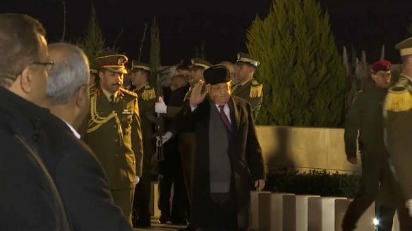 Palestinian President Mahmoud Abbas visits the grave of Yasser Arafat Palestinian President Mahmoud Abbas visits the grave of Yasser Arafat