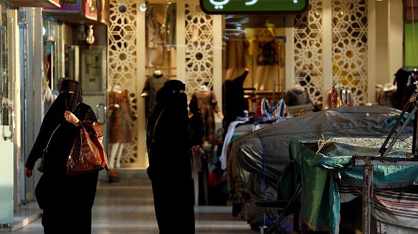 تعرف على أبرز الإصلاحات الاقتصادية التي تدخل اليوم حيز التنفيذ في السعودية والإمارات تعرف على أبرز الإصلاحات الاقتصادية التي تدخل اليوم حيز التنفيذ في السعودية والإمارات