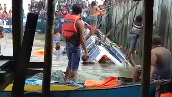 Tote bei Bootsunfall vor Indonesien Tote bei Bootsunfall vor Indonesien