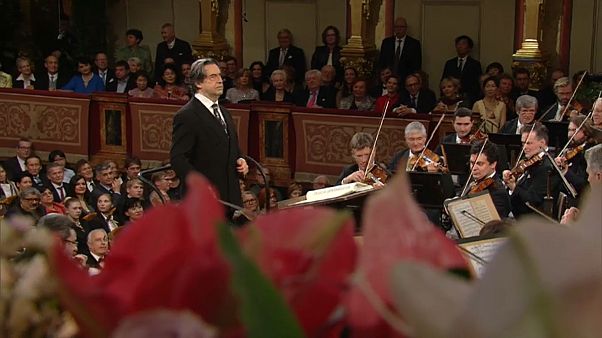Vienna: Muti dirige il concerto di capodanno Vienna: Muti dirige il concerto di capodanno