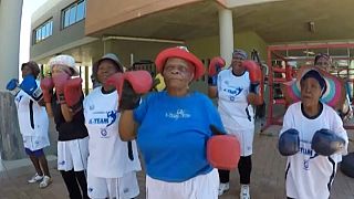 Abuelas sudafricanas se lanzan al boxeo para mantenerse en forma