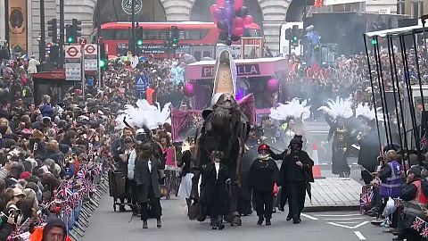Londra'da renkli geçit töreni 
