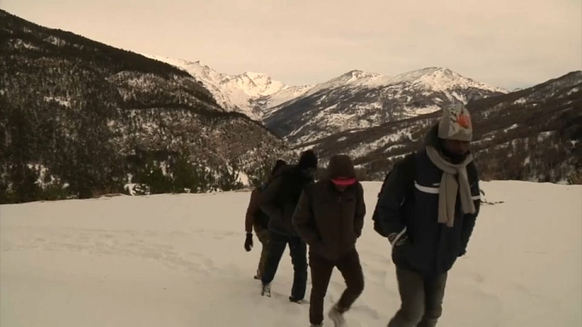 Les migrants face aux Alpes : sur la route du col de l'Echelle 