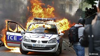 Vague d’indignation en France après l'agression filmée de deux policiers