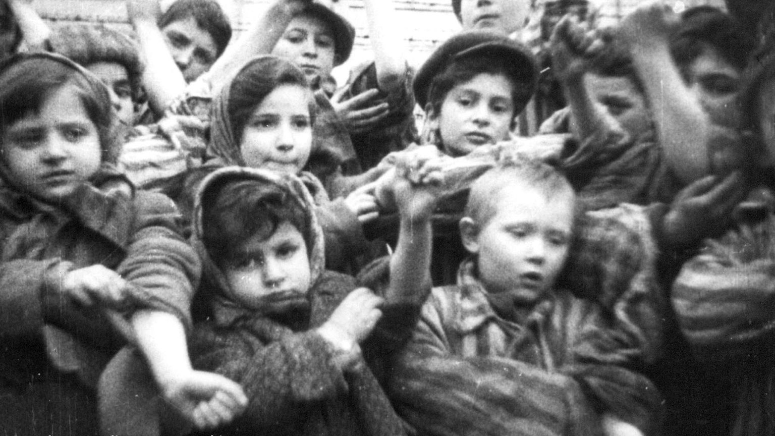 Παιδιά που έκλεψαν οι ναζί από την Πολωνία