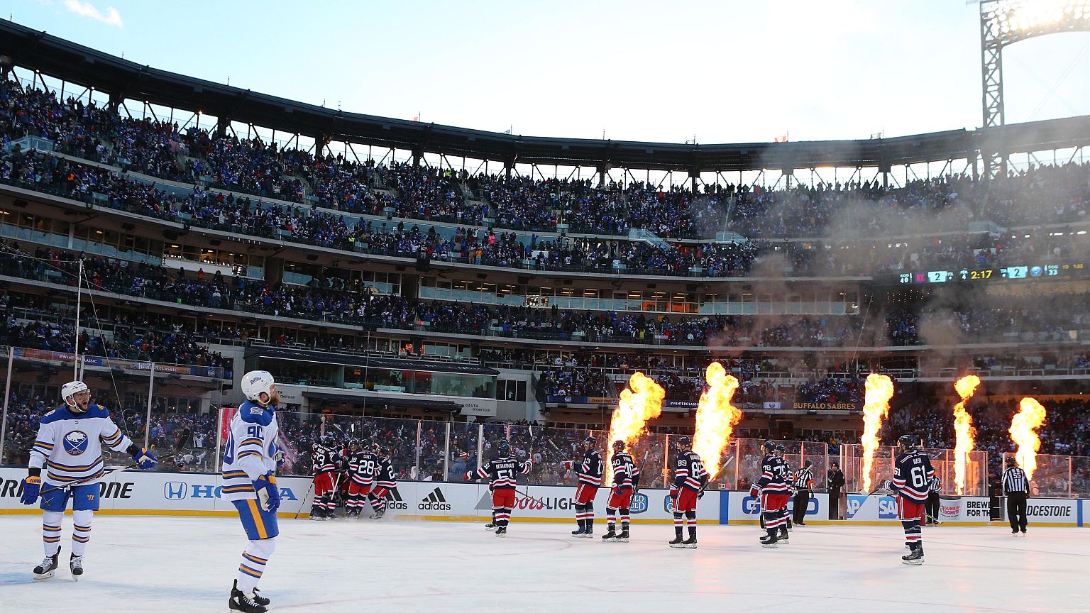 NY Rangers vencem Buffalo Sabres no 'Clássico de Inverno' da NHL