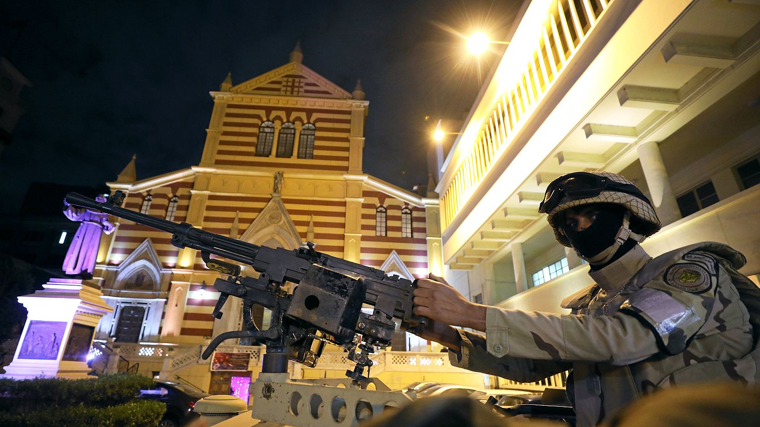 مصر: إعدام 4 أشخاص أدينوا بتفجير تسبب في مقتل طلاب عسكريين 
