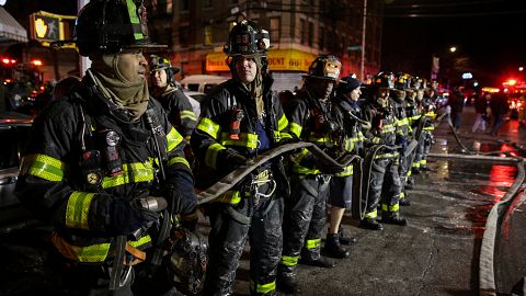 Fogo em edifício volta a assustar o Bronx