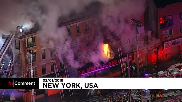 New York: in fiamme un altro edificio nel Bronx New York: in fiamme un altro edificio nel Bronx