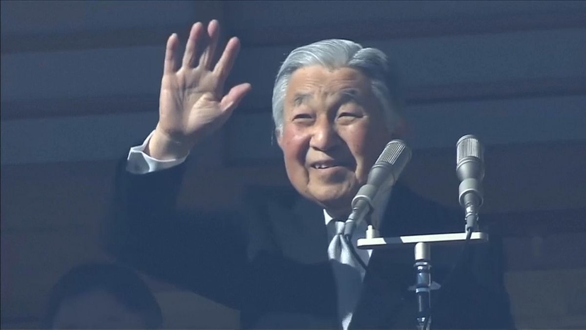 Zehntausende wollen Kaiser Akihito sehen
