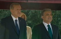 Decreto favorável aos leais de Erdogan provoca choque com Gul