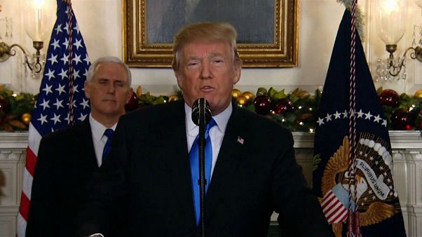 Trump e Abu Mazen botta e risposta su aiuti finanziari Autorità Palestinese Trump e Abu Mazen botta e risposta su aiuti finanziari Autorità Palestinese