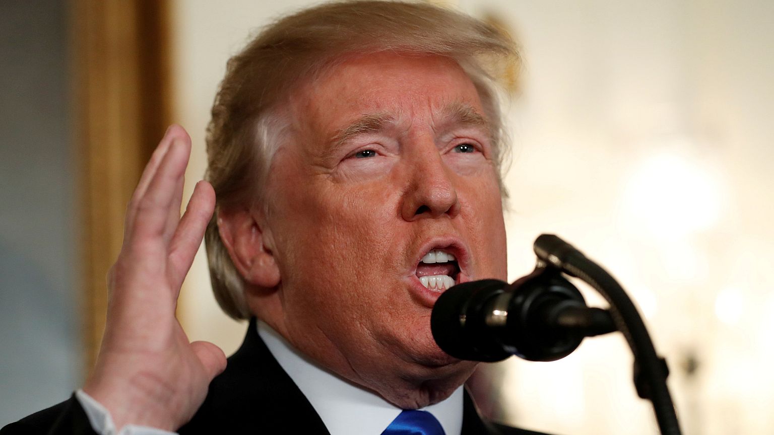 Trump, Filistinlileri fonlarını kesmekle tehdit etti
