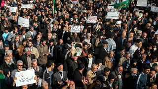 Ezúttal a kormány támogatói vonultak utcára Iránban