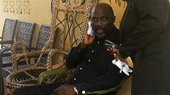 Weah se seca el sudor antes de ser entrevistado