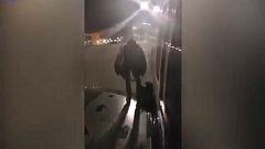 Spagna: esce da ala dell'aereo, arrestato